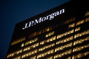 JPMorgan Analysis: S&P 500 Rally Echoes Dot-Com Bubble, Raises Concerns Over Market Concentration in 2024