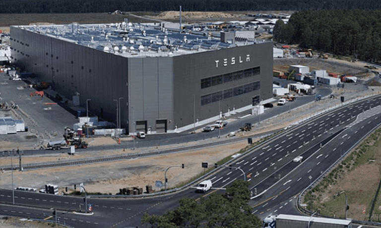 Tesla's German Gigafactory Poised for Monday Restart After Swift Response to Power Outage