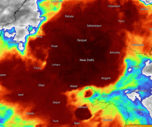 Delhi Hit by Severe Rainfall: Over 100 mm in an Hour Causes Flooding and Traffic Chaos