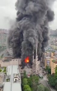 Fatal Fire Strikes Shopping Center in Southwest China: Six Dead, Dozens Rescued