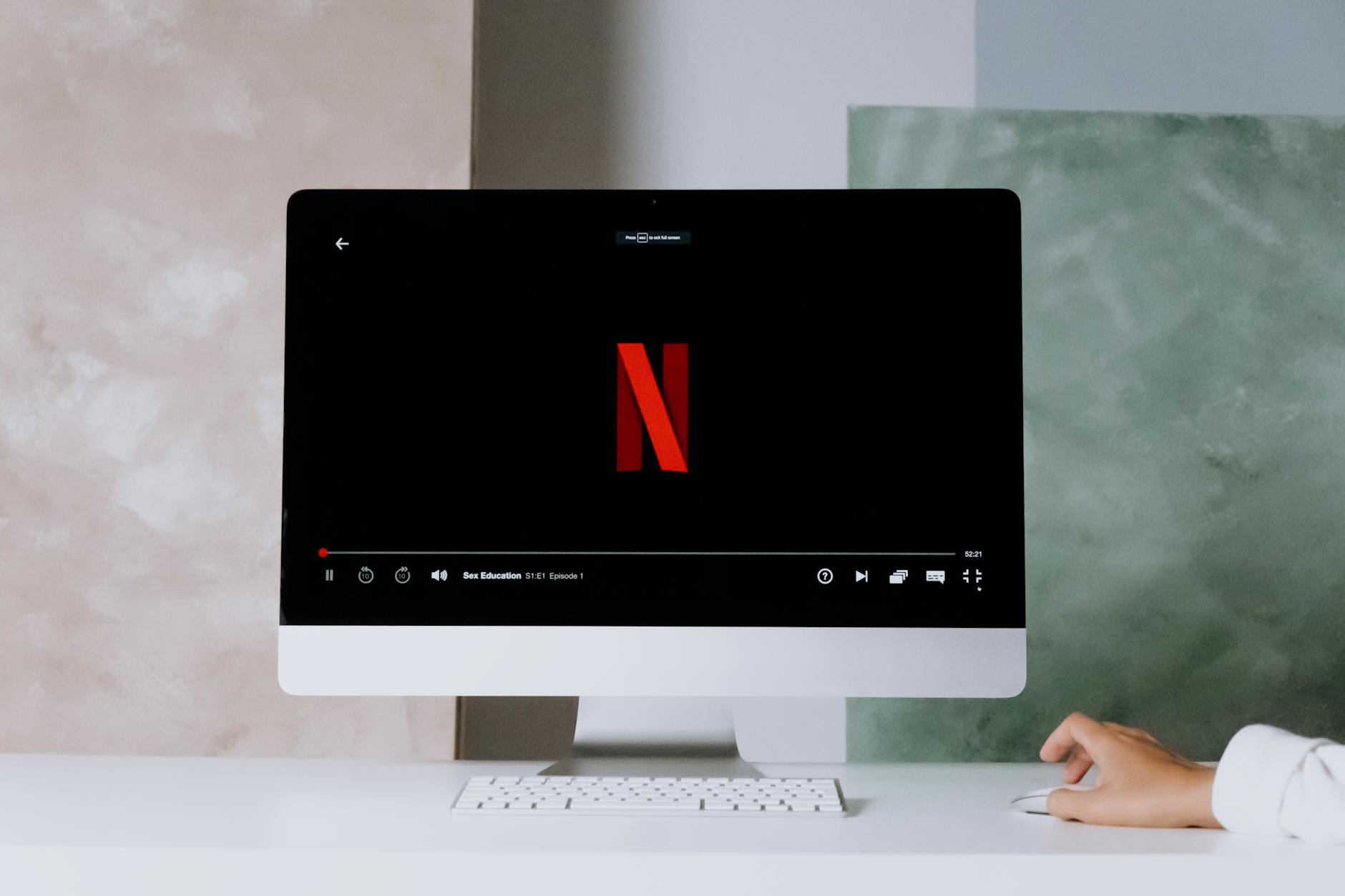 Netflix Earnings: Revenue at $9.82B, EPS $5.40, Subscriber Growth +5.07M