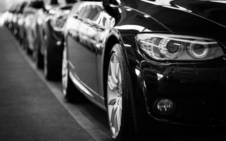 India's Passenger Vehicle Sales Drop 1% in September; Two-Wheeler Sales Surge by 16% India's Passenger Vehicle Sales Drop 1% in September; Two-Wheeler Sales Surge by 16%