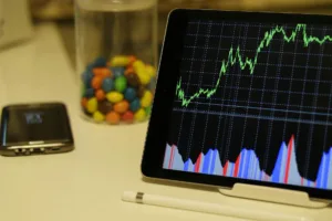 Cathie Wood’s ARK Makes Big Moves: Sells UIPATH, Buys GITLAB and IBOTTA