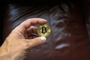 MicroStrategy Plans to Buy More Bitcoin Despite Huge Q1 Loss