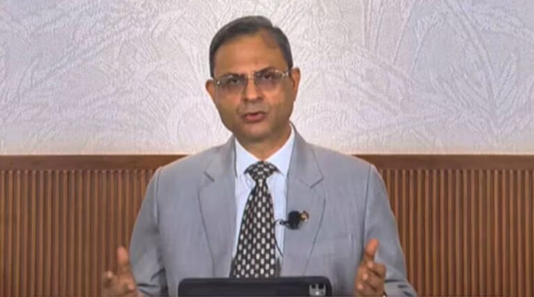 India’s Push to Reduce Dollar Dependence and Boost Banking Sector