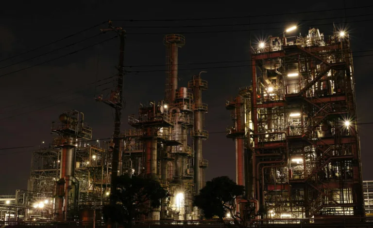 US Treasury Sanctions Major Russian Oil Companies, Calls for Immediate Ceasefire construction site at nighttime