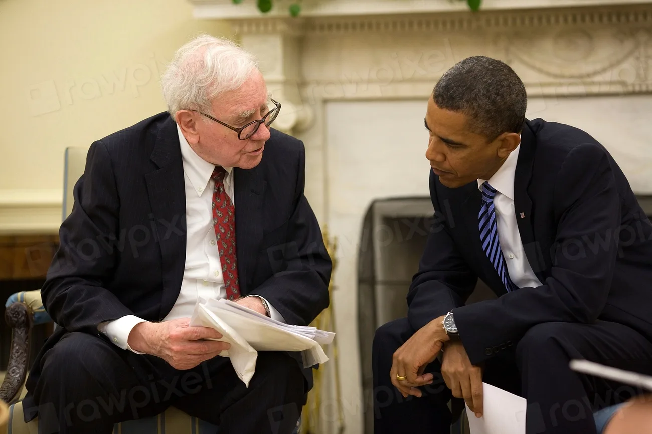 Berkshire Hathaway Cash Hits $382 Billion as Warren Buffett Prepares to Step Down 1 Your Pulse on Stocks, Finance, Markets & the Global Economy President Barack Obama meets with Warren