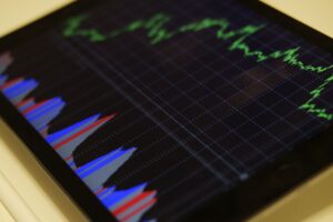 Asian Tech Rout Deepens as Japan, Korea Dump Overseas Stocks