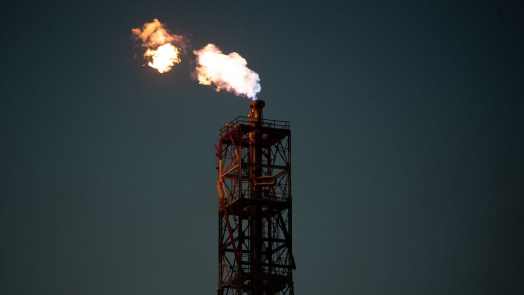 Oil Forecasts Slashed as U.S.-Iran Deal Nears, Brent Seen at $80
