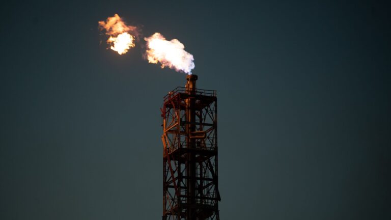 Oil Forecasts Slashed as U.S.-Iran Deal Nears, Brent Seen at $80