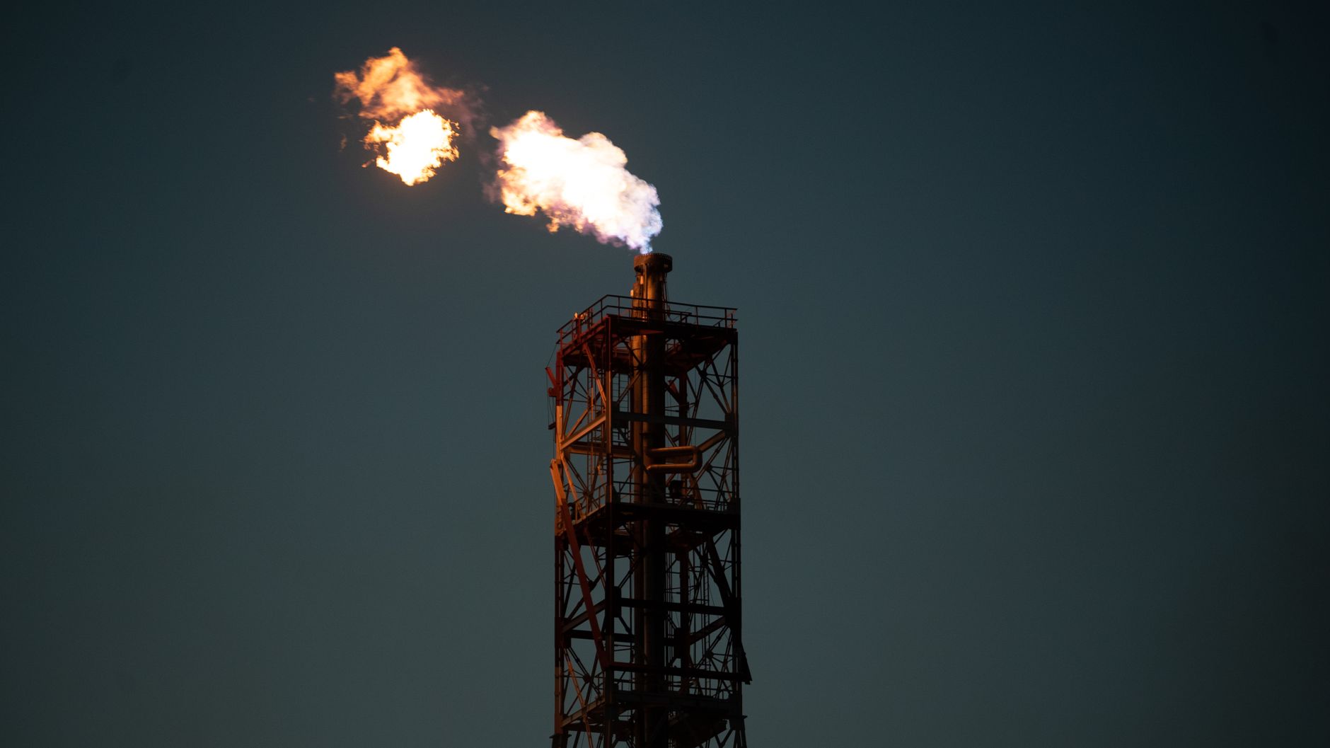Oil Forecasts Slashed as U.S.-Iran Deal Nears, Brent Seen at $80