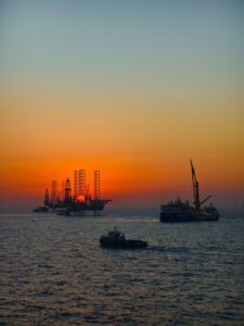 IEA Sees Oil Supply Surge by 2027, Warns US-Iran Tensions Threaten Outlook