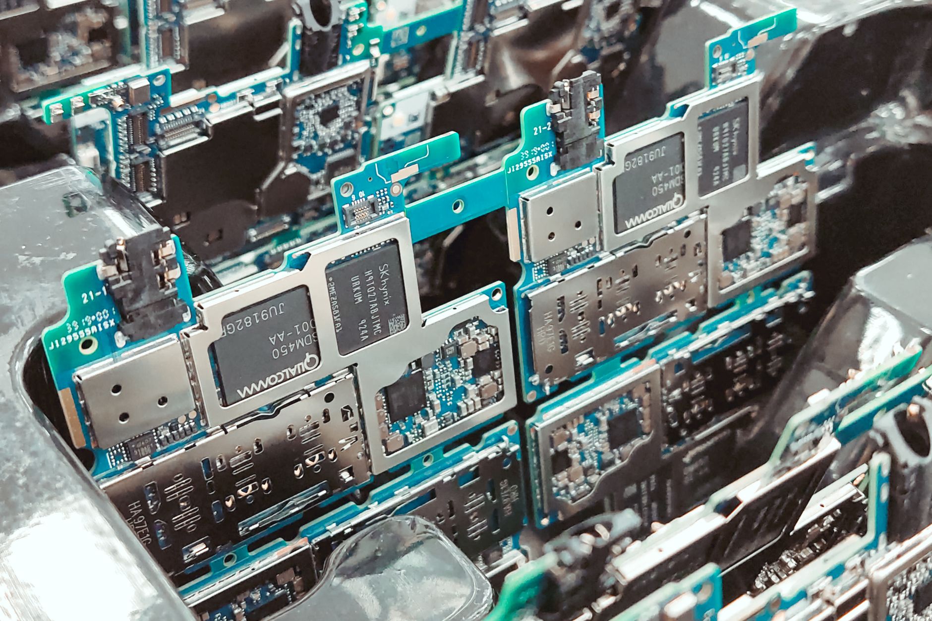 Cabinet Approves Rs 62,500 Crore Mobile Phone Manufacturing Scheme
