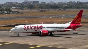 SpiceJet Charts Strategic Course with Rs 1,600 Crore Fund Raise, Reports Q2 Financial Highlights